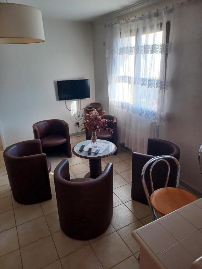Dynamique Et Splendide Appartement Bourgoin-Jallieu Buitenkant foto